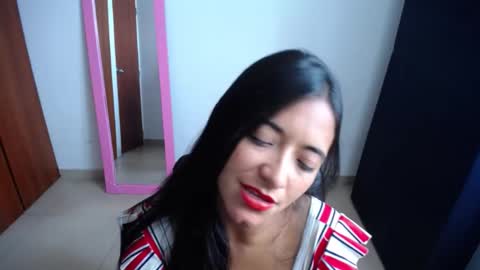 Snapshot of wifhot chatting on 02/08/25, 07:49 Ilauren online show from 02/08/25, 07:49