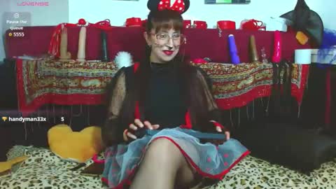 VICTORIA online show from 10/31/25, 09:27