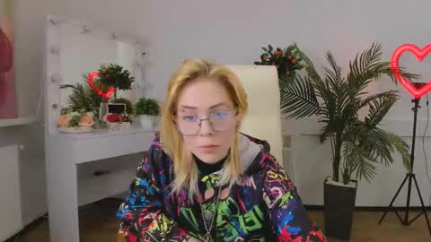 Snapshot of wild_berry_soul chatting on 10/16/25, 06:36 wild_berry_soul online show from 10/16/25, 06:36