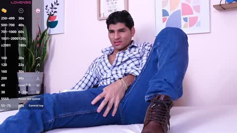 Snapshot of wild_col chatting on 01/26/25, 01:15 wild_col online show from 01/26/25, 01:15
