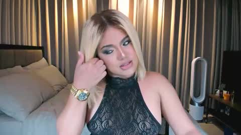 Snapshot of wildbelladonnats chatting on 11/19/25, 07:19 BELLA online show from 11/19/25, 07:19