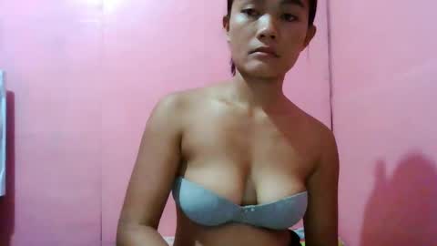 wildchilly_pearl19 online show from 02/11/25, 08:05