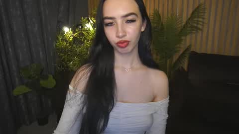 Alena online show from 10/09/25, 05:49