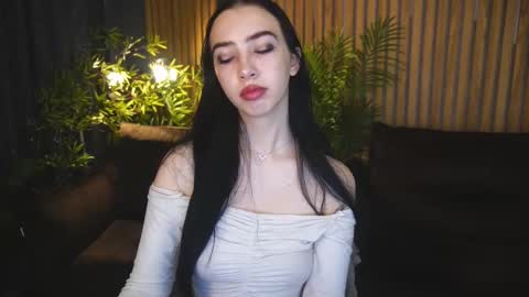 Alena online show from 10/31/25, 07:09