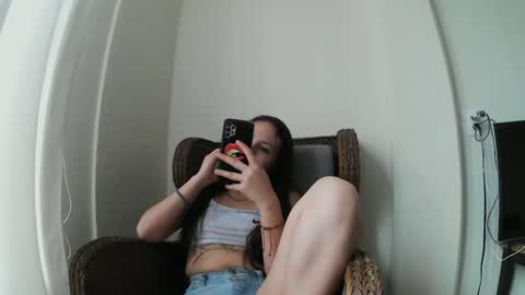 Snapshot of wildstrawberry30 chatting on 01/16/25, 06:27 Wild Strawberry online show from 01/16/25, 06:27