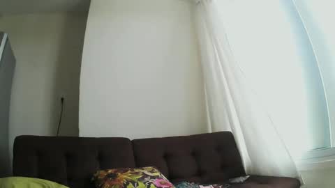 Snapshot of wildstrawberry30 chatting on 01/23/25, 04:26 Wild Strawberry online show from 01/23/25, 04:26