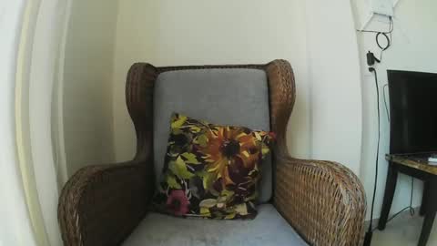 Snapshot of wildstrawberry30 chatting on 02/02/25, 08:30 Wild Strawberry online show from 02/02/25, 08:30