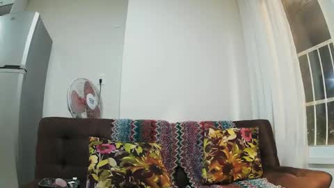 Snapshot of wildstrawberry30 chatting on 03/02/25, 12:53 Wild Strawberry online show from 03/02/25, 12:53