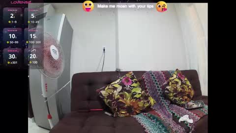 Snapshot of wildstrawberry30 chatting on 03/03/25, 01:42 Wild Strawberry online show from 03/03/25, 01:42