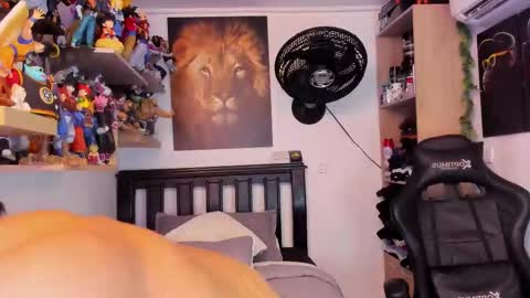 Snapshot of william_dracko9 chatting on 10/09/25, 04:10 Dracko online show from 10/09/25, 04:10