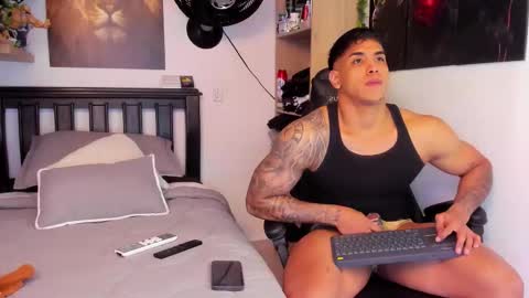 Snapshot of william_dracko9 chatting on 10/17/25, 01:20 Dracko online show from 10/17/25, 01:20