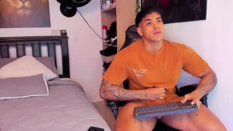 Snapshot of william_dracko9 chatting on 10/24/25, 03:25 Dracko online show from 10/24/25, 03:25