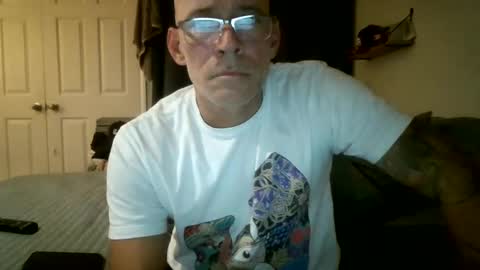 Snapshot of wingnutt765733 chatting on 10/06/25, 04:43 wingnutt765733 online show from 10/06/25, 04:43