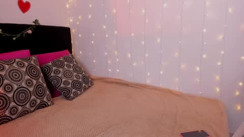 Snapshot of wini_fer chatting on 01/08/25, 12:47 Wini Fer online show from 01/08/25, 12:47