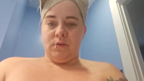 Snapshot of winnielynnxx chatting on 12/06/24, 03:33 Danii online show from 12/06/24, 03:33