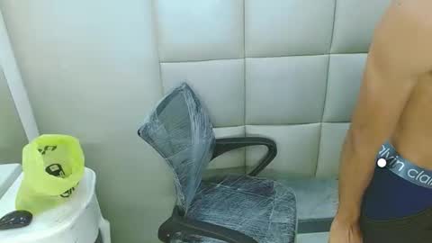 WinnyBarness online show from 10/24/25, 02:41