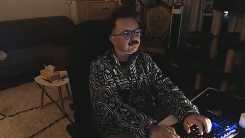 Snapshot of winnydepooh chatting on 11/05/25, 09:48 cream36 online show from 11/05/25, 09:48