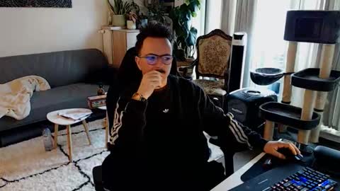 Snapshot of winnydepooh chatting on 11/13/25, 07:51 cream36 online show from 11/13/25, 07:51