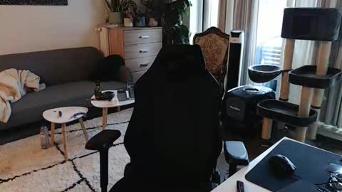 Snapshot of winnydepooh chatting on 11/16/25, 08:31 cream36 online show from 11/16/25, 08:31