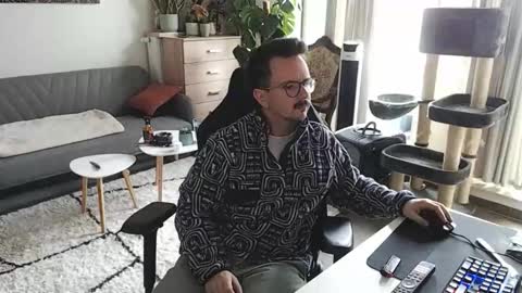 Snapshot of winnydepooh chatting on 11/27/25, 09:00 cream36 online show from 11/27/25, 09:00