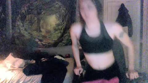 Snapshot of winter123137 chatting on 12/18/24, 01:05 Winter online show from 12/18/24, 01:05