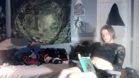 Snapshot of winter123137 chatting on 12/30/24, 03:47 Winter online show from 12/30/24, 03:47