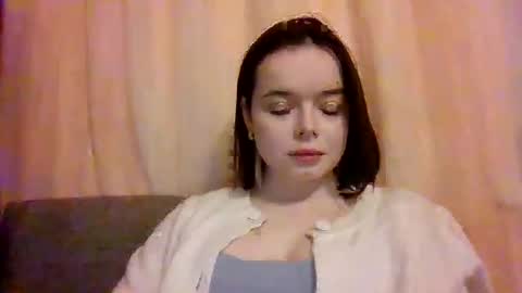 Snapshot of winter__white_rose chatting on 12/27/24, 02:22 Emma online show from 12/27/24, 02:22