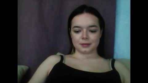 Snapshot of winter__white_rose chatting on 02/05/25, 12:49 Emma online show from 02/05/25, 12:49