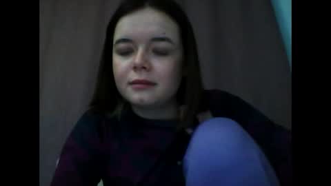 Snapshot of winter__white_rose chatting on 02/07/25, 02:37 Emma online show from 02/07/25, 02:37