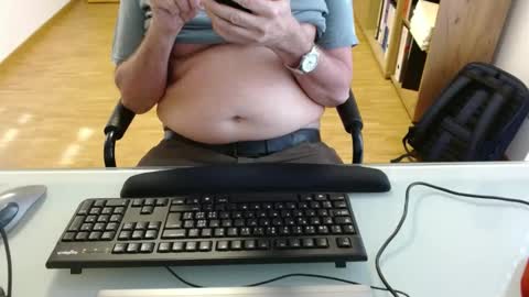 Snapshot of winterfreund99 chatting on 01/12/25, 11:39 winterfreund99 online show from 01/12/25, 11:39