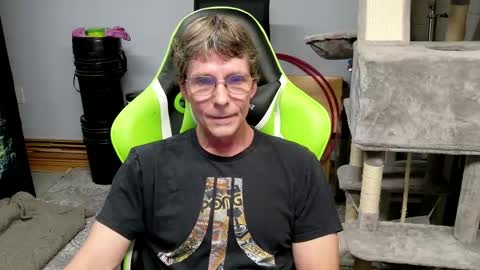 wirehead1970 online show from 10/19/25, 02:12