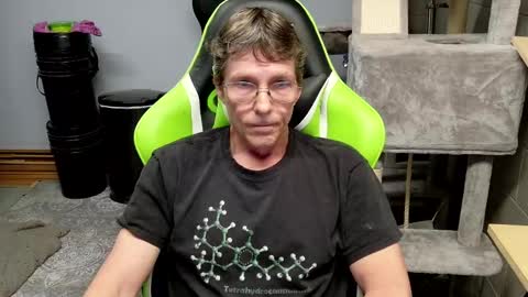 wirehead1970 online show from 10/25/25, 01:07