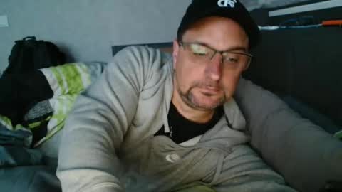 Snapshot of wirzwei8883 chatting on 10/04/25, 04:05 Dirty online show from 10/04/25, 04:05