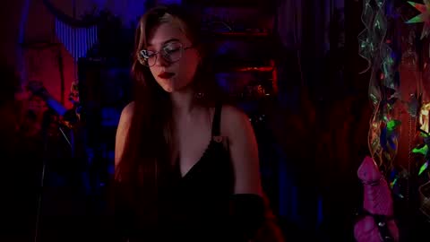 Snapshot of witch_fiona chatting on 12/14/24, 06:52 Goddess of two strapons - Mr. long Don Mr. Pinky online show from 12/14/24, 06:52