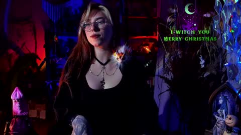 Snapshot of witch_fiona chatting on 12/30/24, 08:15 Goddess of two strapons - Mr. long Don Mr. Pinky online show from 12/30/24, 08:15