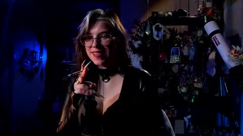 Snapshot of witch_fiona chatting on 03/04/25, 08:05 Goddess of two strapons - Mr. long Don Mr. Pinky online show from 03/04/25, 08:05