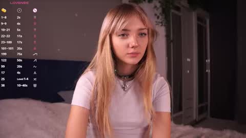 Snapshot of with_my_bae chatting on 11/21/25, 07:56 Hollis online show from 11/21/25, 07:56