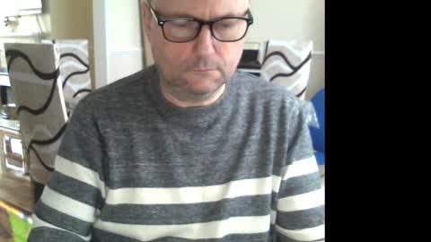 Snapshot of wobble444 chatting on 02/12/25, 09:31 wobble444 online show from 02/12/25, 09:31