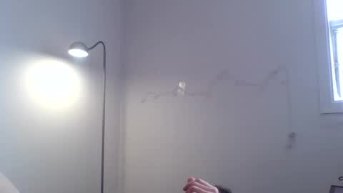 Snapshot of wolf007697 chatting on 11/30/25, 02:10 loup online show from 11/30/25, 02:10