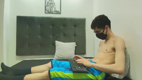  W O L F  online show from 02/04/25, 05:23