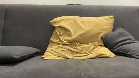 Snapshot of wolfdeep chatting on 10/23/25, 01:16 Sweetdog online show from 10/23/25, 01:16