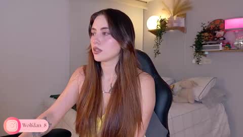 Snapshot of wolfsfoster chatting on 10/01/25, 03:23 online show from 10/01/25, 03:23