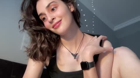 Stia online show from 09/15/25, 01:44