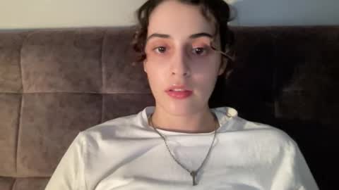 Stia online show from 09/17/25, 01:24