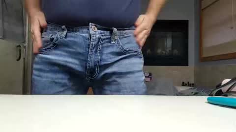 Snapshot of workingman6969 chatting on 12/17/24, 09:49 workingman6969 online show from 12/17/24, 09:49