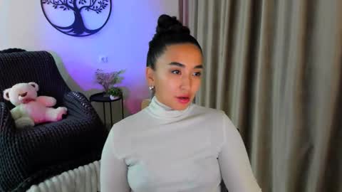 Snapshot of worldofkim chatting on 11/12/25, 05:24 dudetta Kim online show from 11/12/25, 05:24