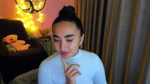 Snapshot of worldofkim chatting on 11/28/25, 03:47 dudetta Kim online show from 11/28/25, 03:47