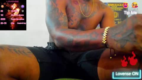 Snapshot of wotton_17 chatting on 10/26/25, 03:29 Cristofer online show from 10/26/25, 03:29