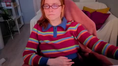 Snapshot of wow_luvng chatting on 10/08/25, 01:53 Rebecy online show from 10/08/25, 01:53