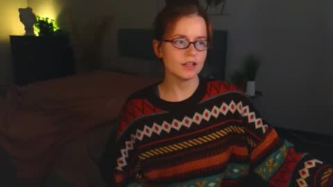 Snapshot of wow_luvng chatting on 10/11/25, 01:42 Rebecy online show from 10/11/25, 01:42